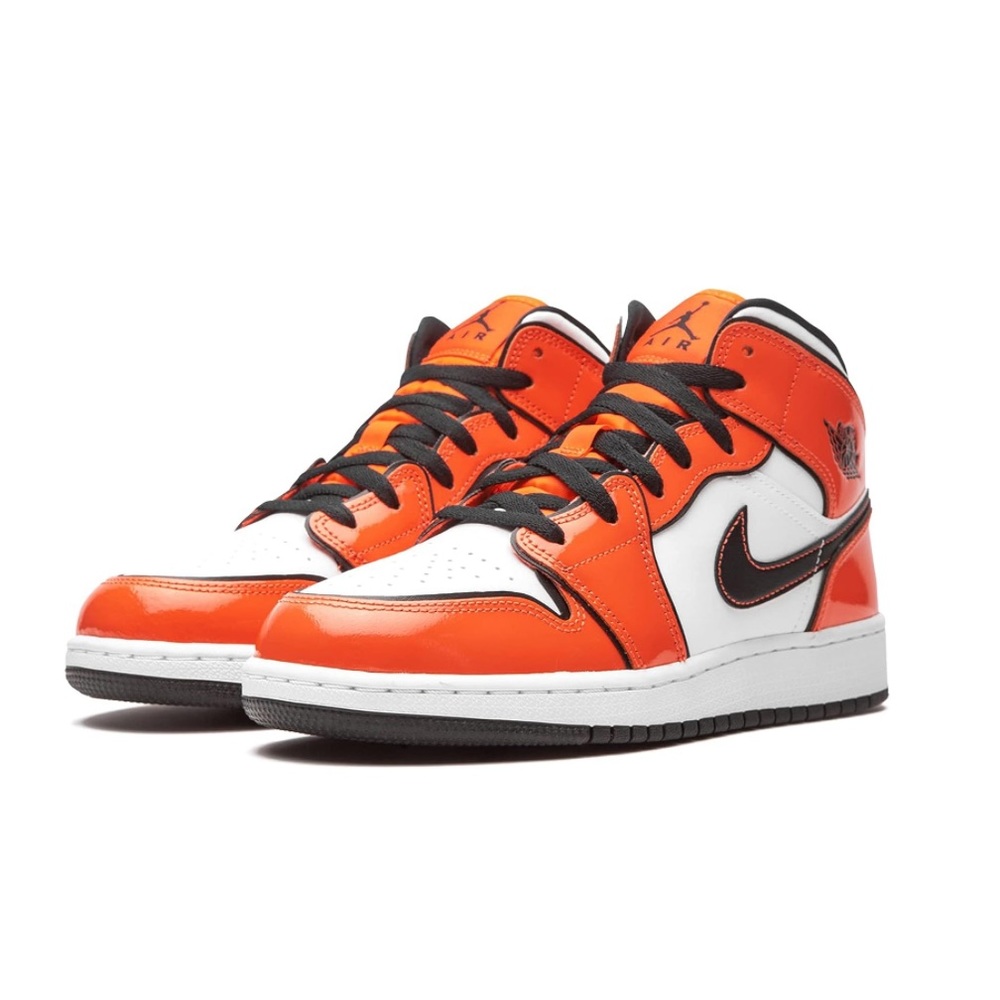 2020 Air Jordan 1 Mid SE 'Turf Orange' Youth/Men’s size 8
